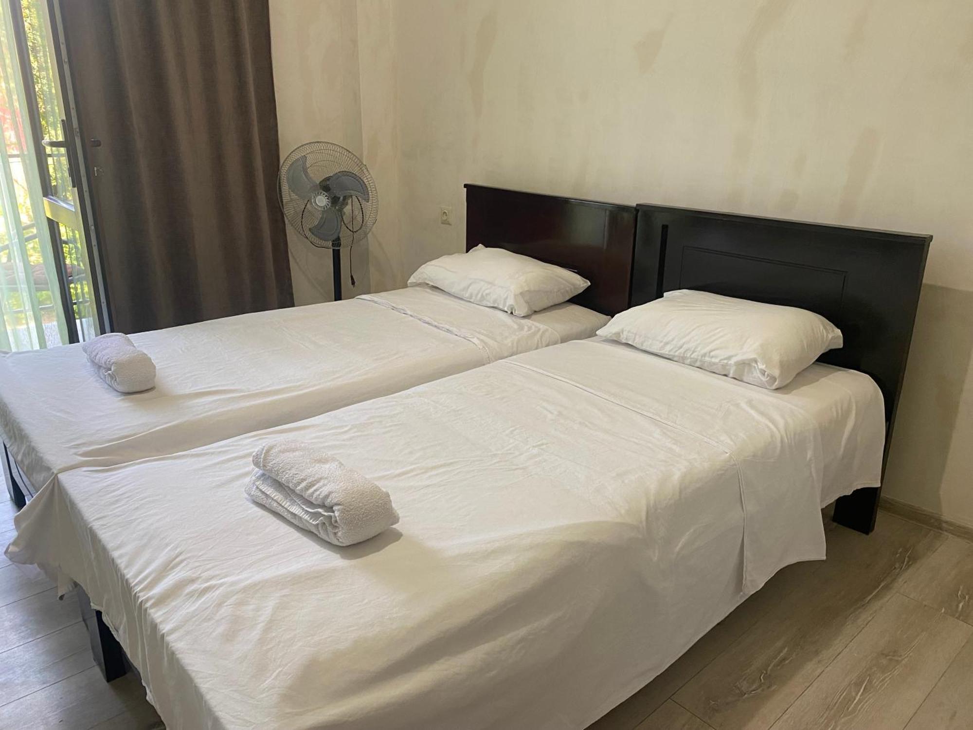 Family Hotel Our House 치히스지리 외부 사진