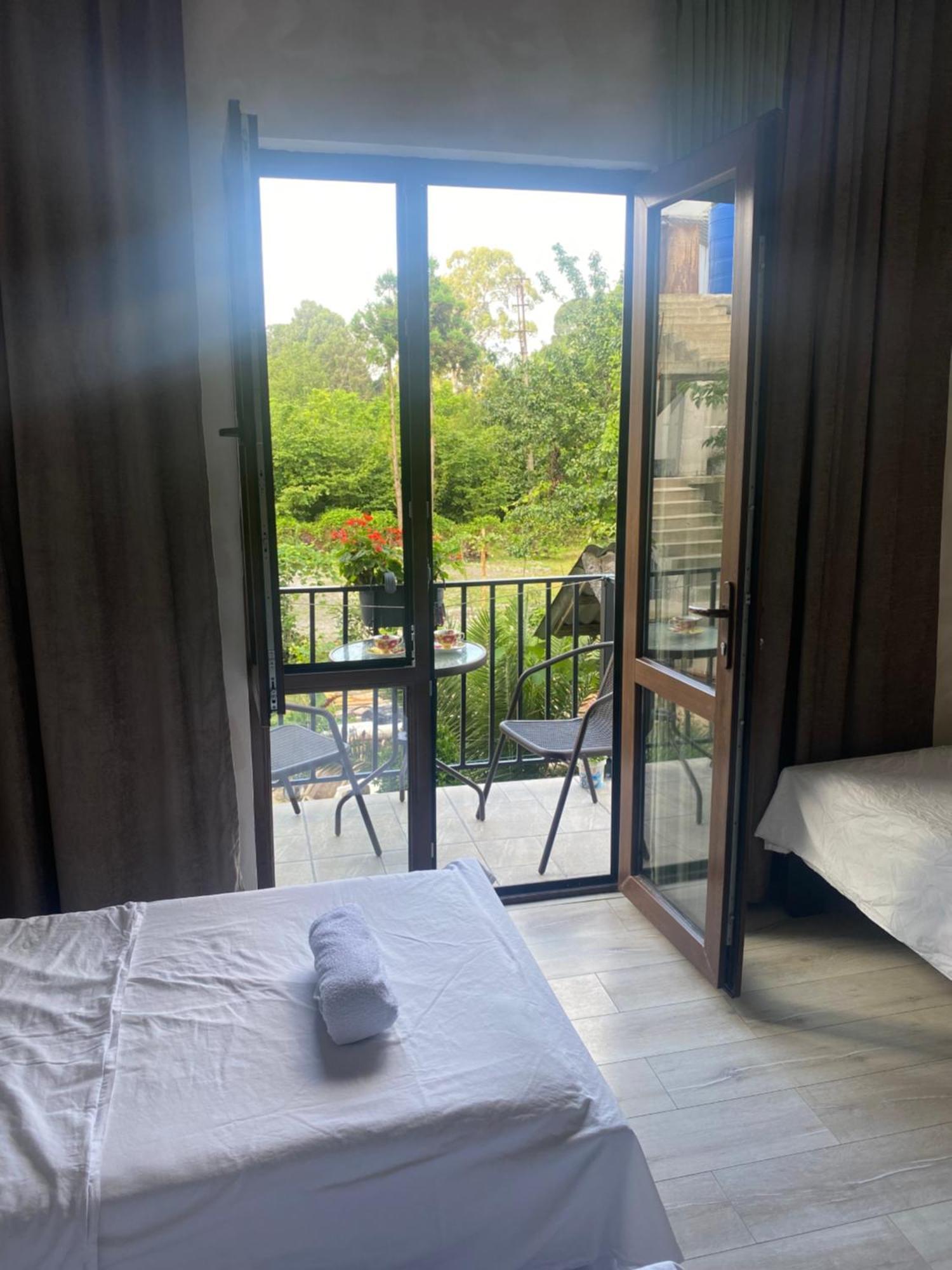 Family Hotel Our House 치히스지리 외부 사진