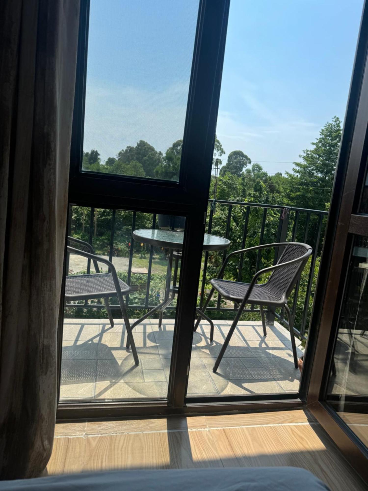 Family Hotel Our House 치히스지리 외부 사진