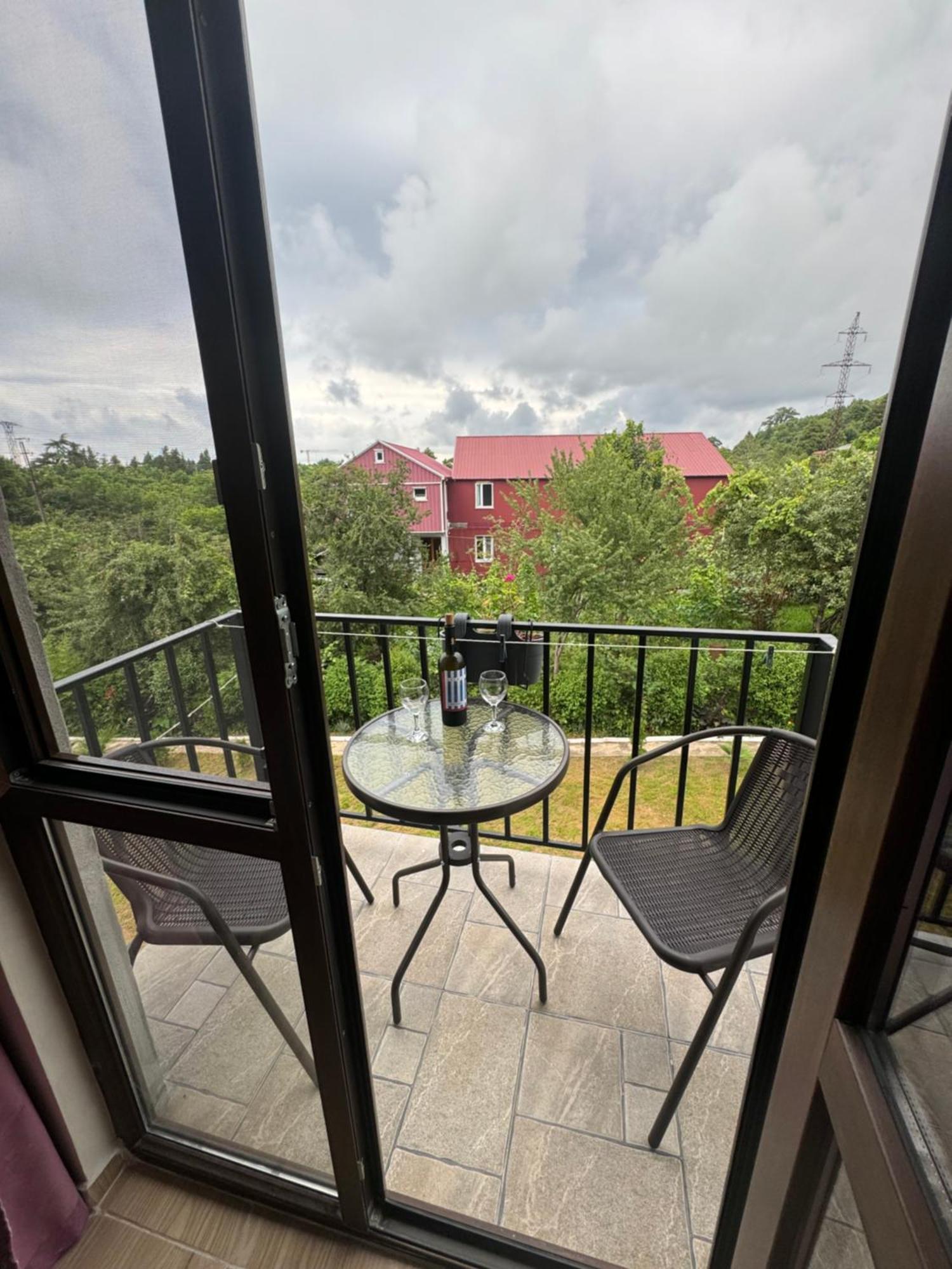 Family Hotel Our House 치히스지리 외부 사진