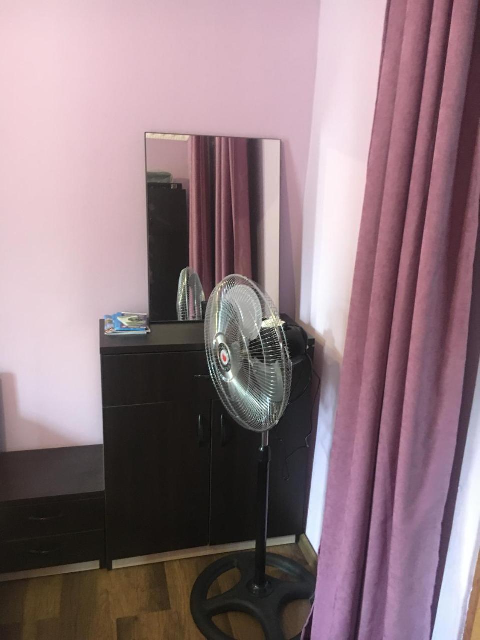 Family Hotel Our House 치히스지리 외부 사진