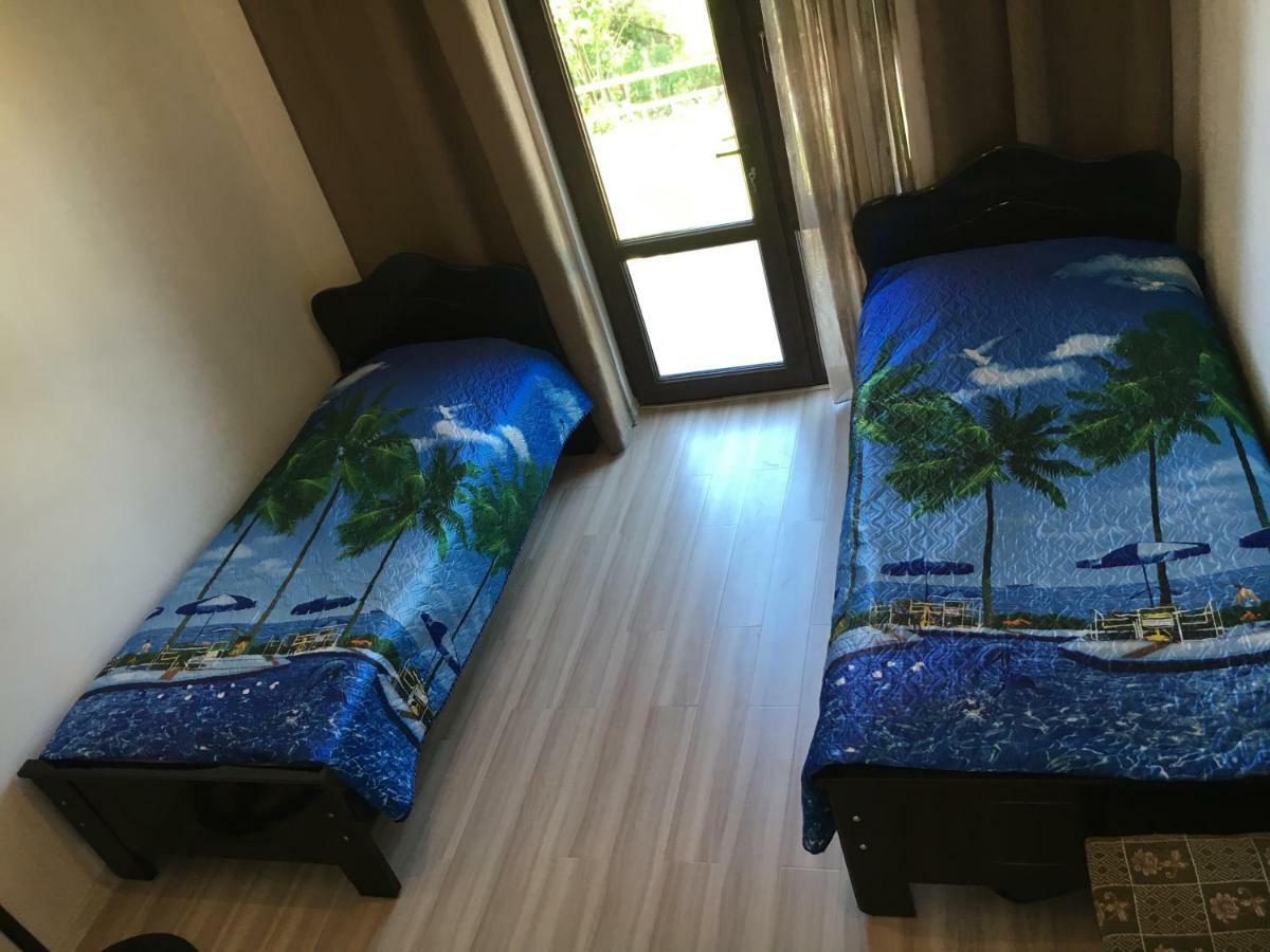 Family Hotel Our House 치히스지리 외부 사진